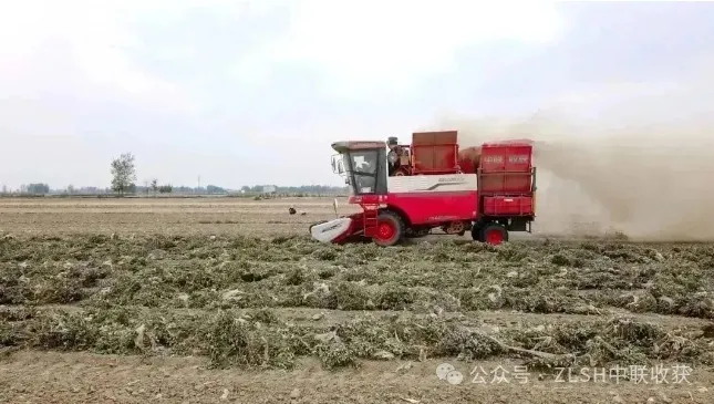 A farming machinery service couple: buying Zhonglian harvesters to operate across regions is much better than working outside!(图4) 640 (3)_看图王.jpg