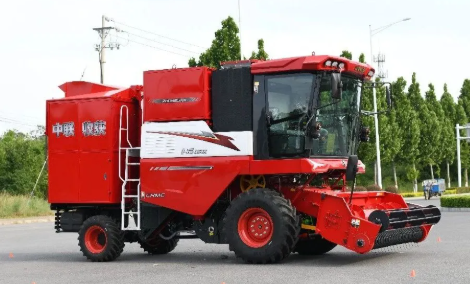 Master Sun, Tongliao Inner Mongolia: Skip Costly Detours by Learning from Fellow Operators — Pick Zhonglian Harvest Peanut Harvesters(图2) image.png