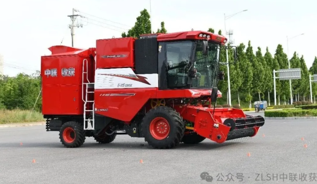 Veteran Machinery Operator Master Zhang from Runan: Zhonglian Harvest Wins Wide Market Recognition with Unmatched Strength(图1) image.png