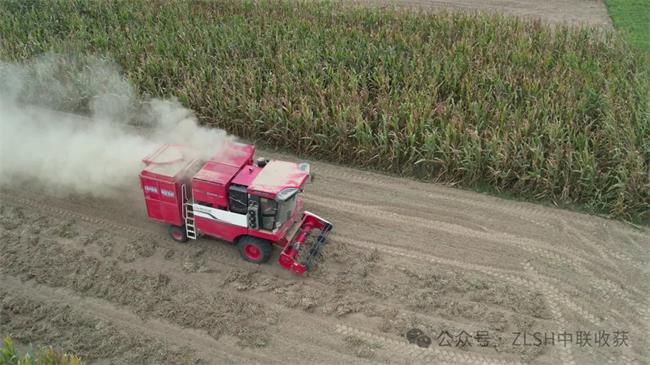 From "Agricultural Machinery Xiaobai" to "Agricultural Machinery Expert", I took a fancy to Master Cai Lius first year with Zhonglian Harvest.(图4) 640 (1)_看图王222222.jpg